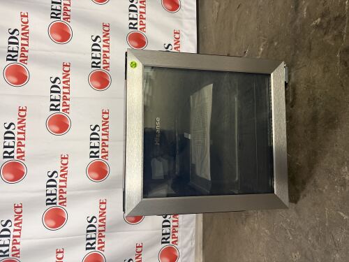 Hisense Hisense 1.4 Cu. Ft. Beverage Cooler